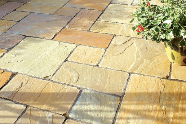 Oblaganje poda prirodnim kamenom