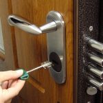 Popravak brave na vratima